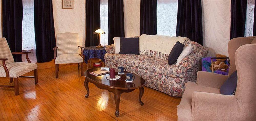 The Sawyer House Bed & Breakfast Стърджън Бей Екстериор снимка