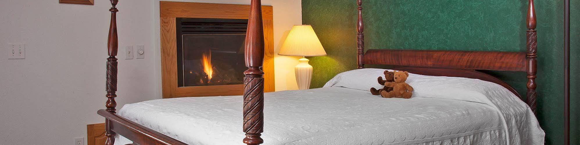 The Sawyer House Bed & Breakfast Стърджън Бей Екстериор снимка