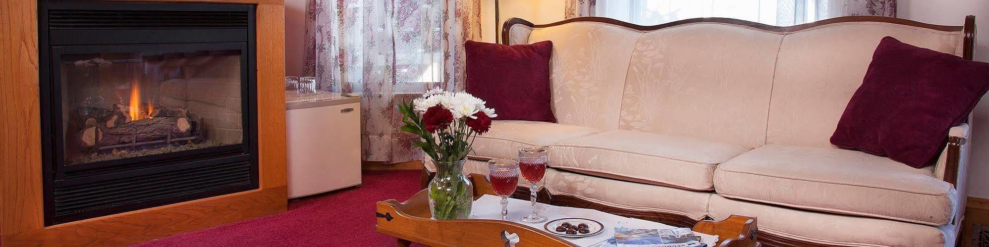 The Sawyer House Bed & Breakfast Стърджън Бей Екстериор снимка